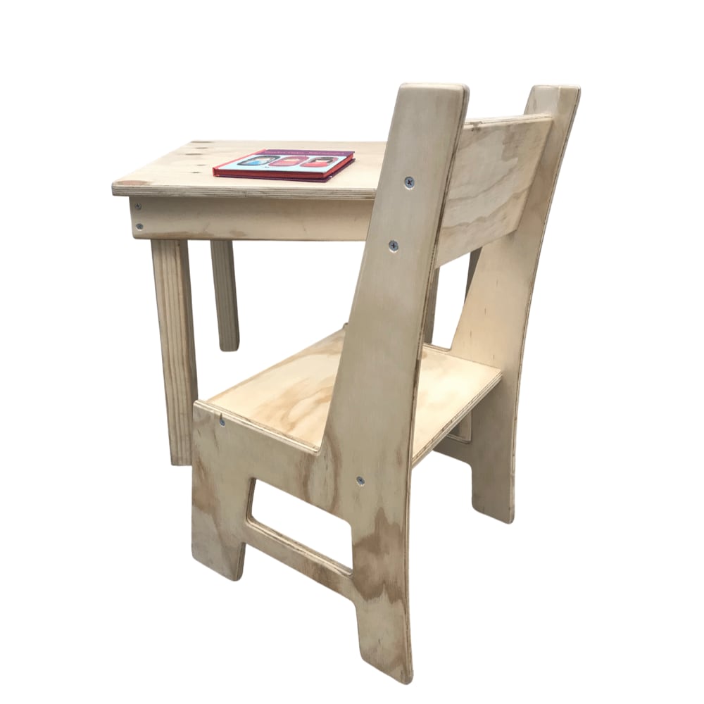 Mesa Infantil + 2 sillas